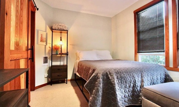 Guerneville Maison | Find Your Refuge in Wine Country's Sweet Spot. Walk to Bars/Restaurants & River