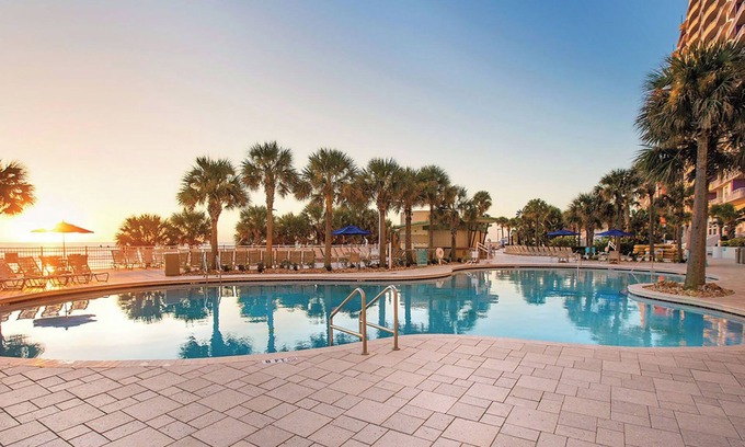 Brush - Stewarts Station Balnéaire | 𝐅𝐢𝐧𝐝𝐢𝐧𝐠 𝐌𝐞𝐢𝐥𝐢-Beachfront Fun @Ocean Walk Resort+Amenities. 2BR Suite