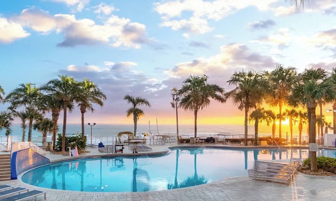 Brush - Stewarts Station Balnéaire | 𝐅𝐢𝐧𝐝𝐢𝐧𝐠 𝐌𝐞𝐢𝐥𝐢-Beachfront Fun @Ocean Walk Resort+Amenities. 2BR Suite