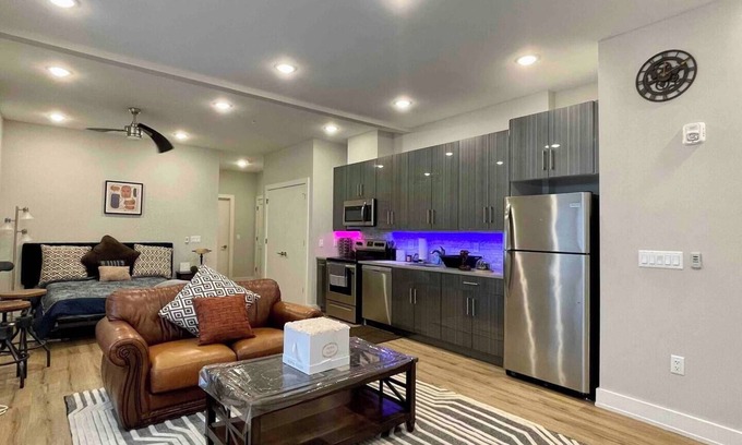 Bayonne Appartement | Finest Bayonne Living Experience l Studio l 20 Mins from NYC l Free Lot Parking