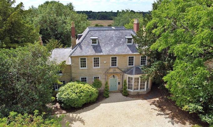 Yardley Gobion Maison | Finest Retreats | The Half-Ttich Manor