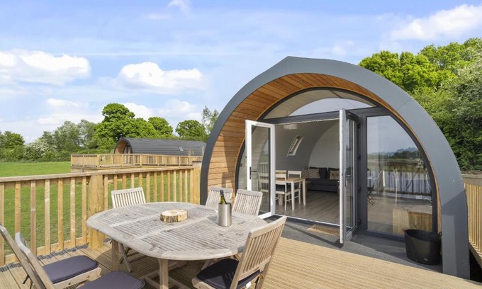 Hertford Chalet De Ski | Finest Retreats - The Chicken Coop