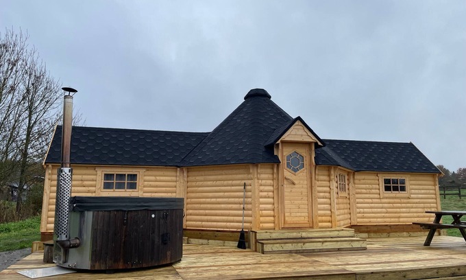 Cerans-Foulletourte Maison | Kota finlandais avec bain nordique privatif et ferme pédagogique