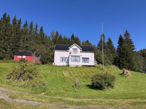 Naeroy Maison | Fint feriehus ved sjøen på Geisnes