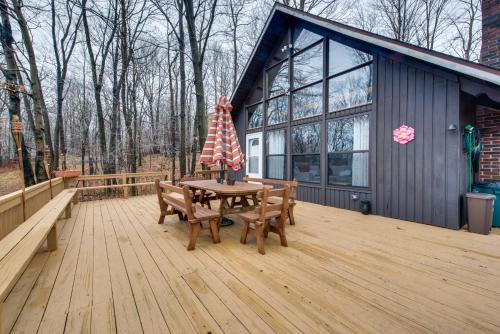 Gouldsboro Maison | Fire Pit and Community Perks Gouldsboro Cabin!