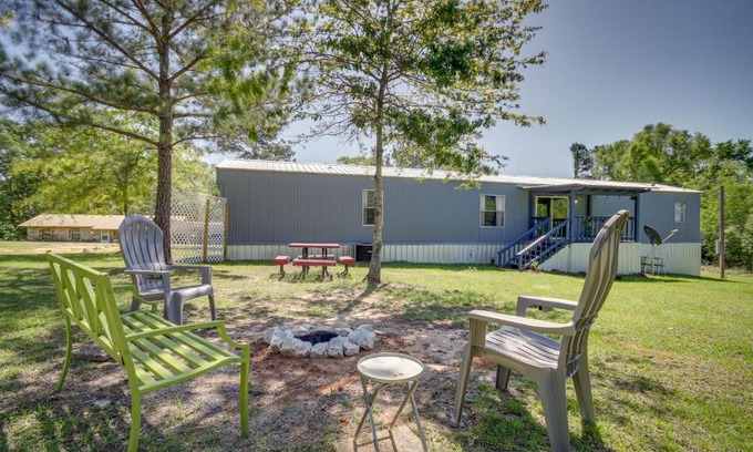 Newhebron Maison | Fire Pit and Deck Peaceful Silver Creek Retreat