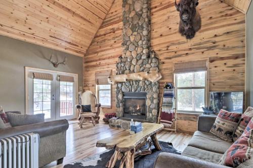 Overgaard Maison | Fire Pit and Game Room Heber-Overgaard Cabin!