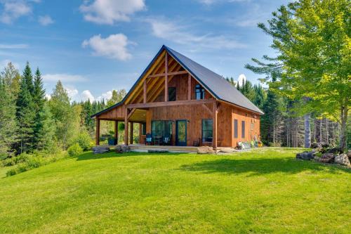 Stannard Maison | Fire Pit and Views Pet-Friendly Vermont Cabin