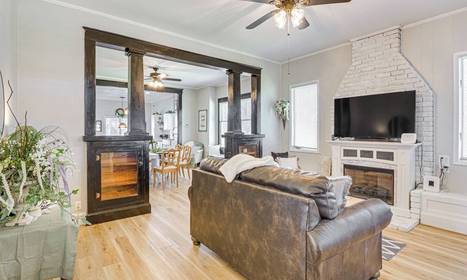 Mount Vernon Maison | Fire Pit: Pet-Friendly Mt Vernon Gem!