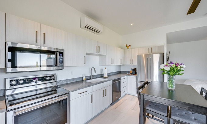 San Tan Valley Appartement | Peaceful Queen Creek Studio w/ Fire Pit & Views