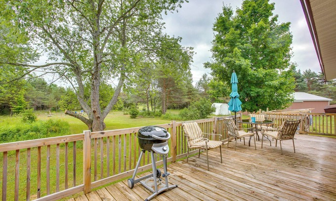 Northeast Michigan Maison | Fire Pit + Yard: Peaceful Northcountry Getaway!