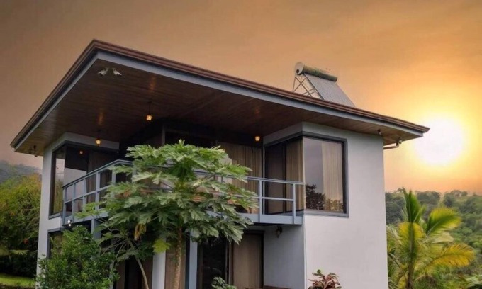 El Millon Maison | Firefly Retreat. A Hilltop Retreat with Swimming Pool & Great Rainforest Views!!