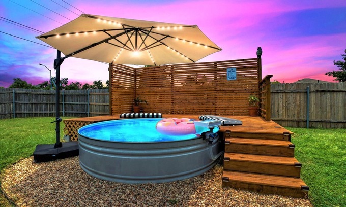 Round Rock Appartement | Firepit Table Large Patio King Bed Cowboy Pool