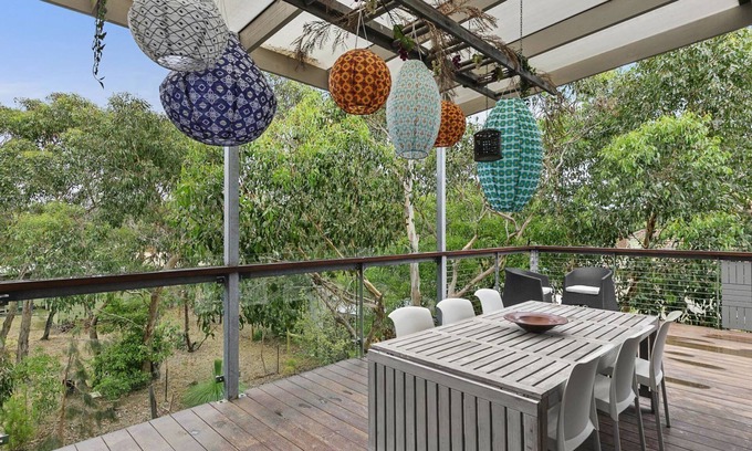 Surf Coast Maison | Vivre dans la famille, cheminée, 650m de la plage, pont donnant sur les cimes des arbres