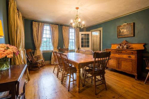 Weston Maison | Fireplace, Ski-Okemo, Apple Trees, Piano, Amazing Views, Firepit, Priory, Pool, Fields, Theatre!