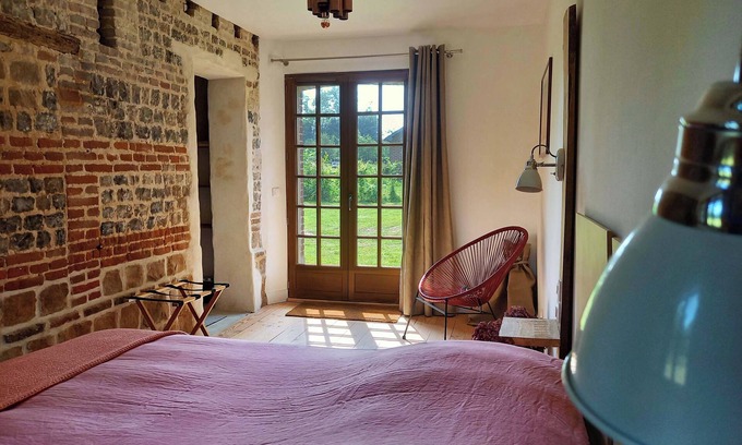 Angiens Lit Et Petit-Déjeuner | First floor room at "Maison Silleron" Breakfast included. 5*