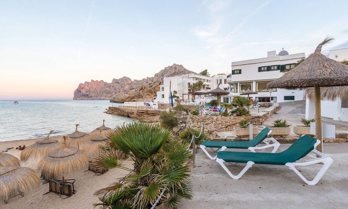 Cala San Vicente Chalet De Ski | Fish 2 last minute offer by Home villas 360