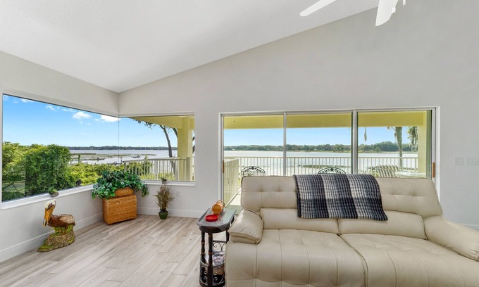 Candler Maison | Fish, Swim and Play! Steps to Private spring fed "Smith Lake"
