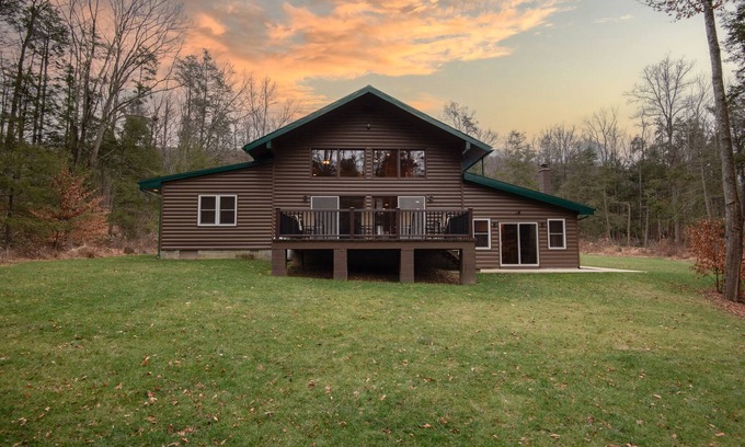 Woodward Maison | Fisher Mountain Retreat
