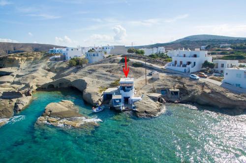 Pachena Maison | Fisherman's Syrma House