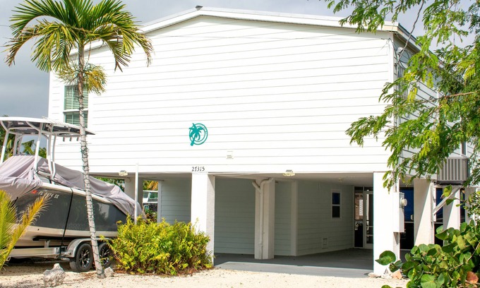 Breezeswept Beach Estates Maison | Fishermen's Dream: 3/2 Home on Excellent Boating Canal at Casa Palma
