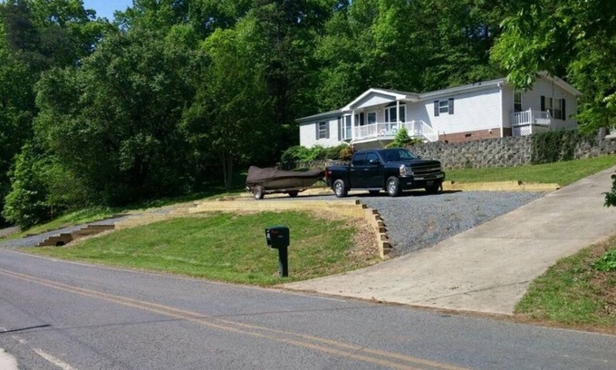New London Maison | Lake View Home-Fishing-Lowes Motor Speedway-NC State Zoo-Old North State Golf Cl