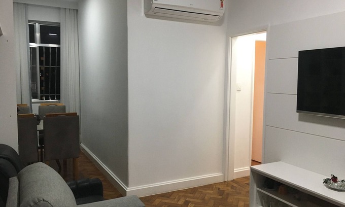 Icarai Appartement | Fit 2 chambres à 1 pâté de maisons de la plage au coeur d'Icarai