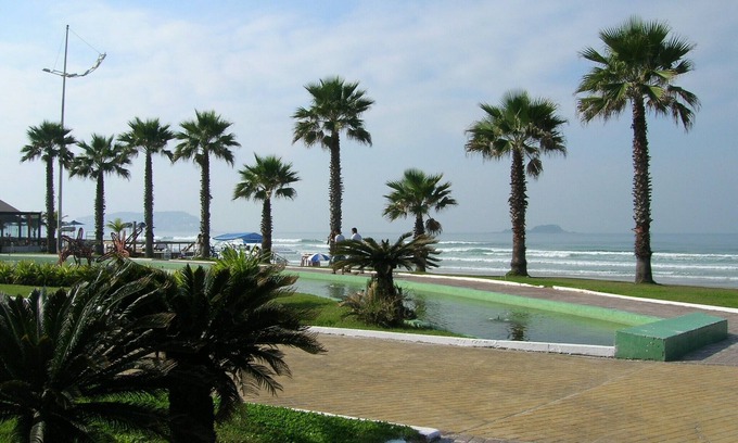 Enseada Appartement | Fit 3 chambres, 2 salons, peut accueillir jusqu'à 8 personnes et vue sur la mer.
