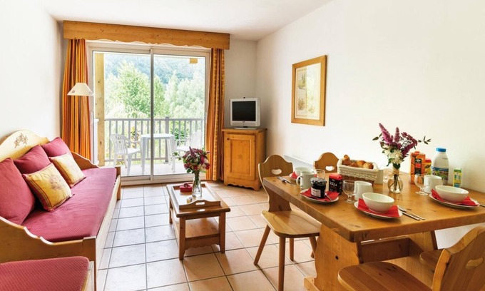 Vielle-Aure Appartement | Remise en forme, piscine, sauna, hammam, terrasse, balcon, parking, télévision, casier à ski