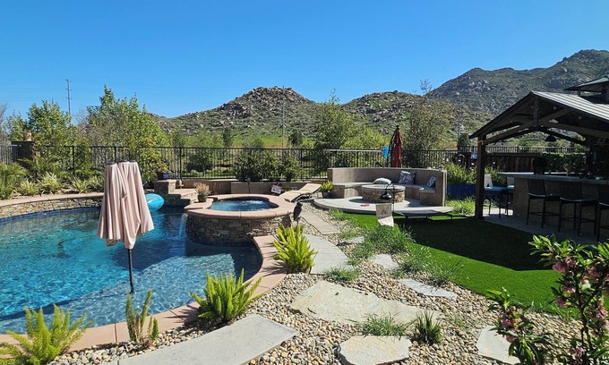 Sun City Maison | 5-bedroom vacation home 8 minutes from Menifee Lakes Golf Course