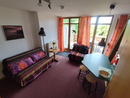 Hohenkirchen Appartement | Five Oaks - Rote Wohnung