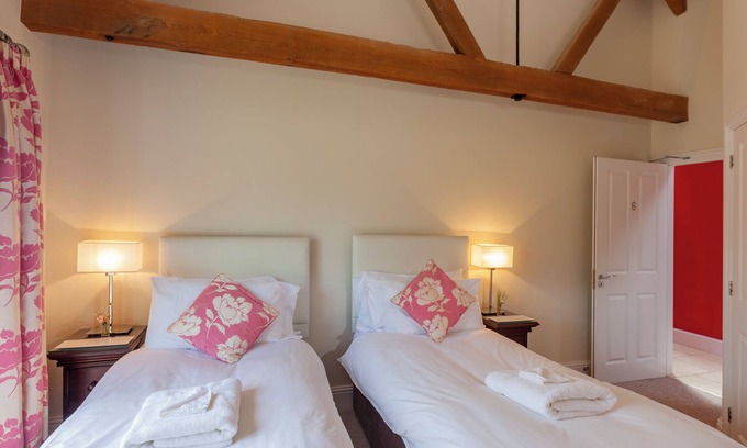 Fakenham Maison | Five Star, Gold Awarded, Barn Conversion In Beautiful Norfolk Hamlet