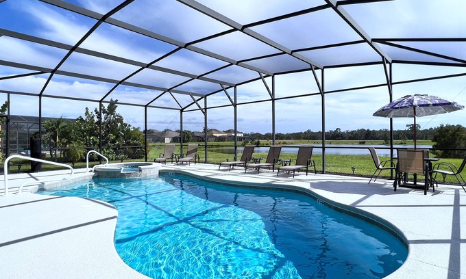Watersong Maison | Five Star Huge Pool Home Close to Disney!!