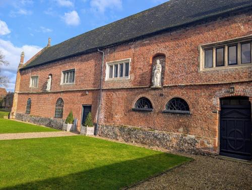 Brampton Maison | Five Star Luxury - Oxnead Hall