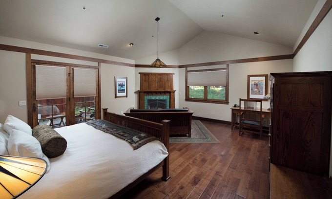 Sisters Cabine | FivePine Lodge & Cabins - Classic Cabin