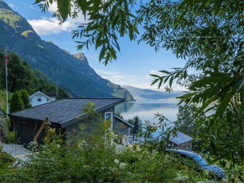 Luster Appartement | Fjord Cabin with Panoramic View & Private Balcony