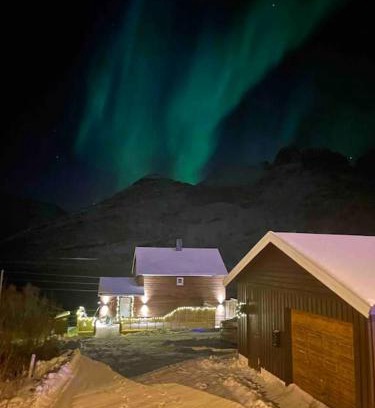 Botnhamn Maison | Fjordgård Mountain Aurora View