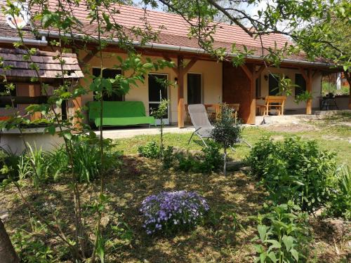 Kehidakustany Appartement | Flóra Apartmanok