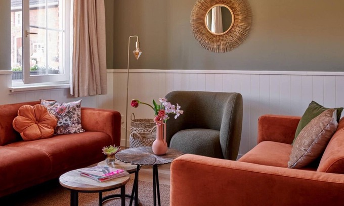 Schafelt Maison | Flamboyant Farmhouse in Baarlo with Hot Tub, Garden