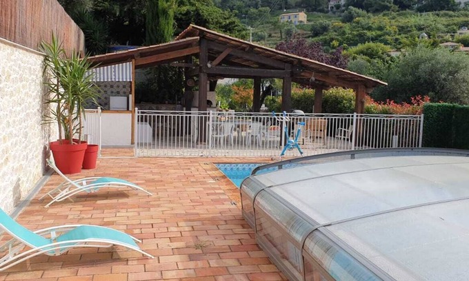 Falicon Appartement | INDEPENDANT ! 3 pieces en rez de jardin dans villa avec piscine