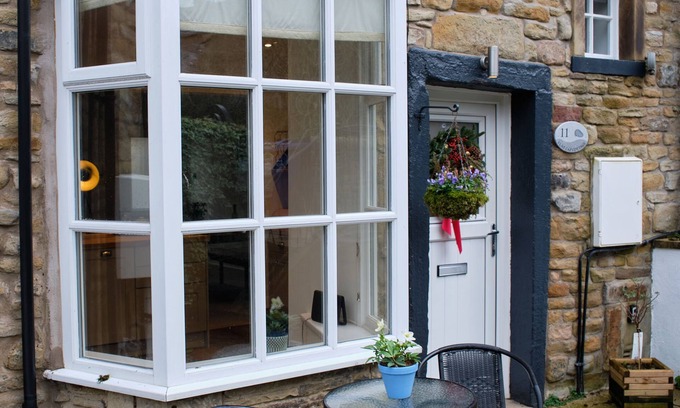 Skipton Maison | FLAT CAP COTTAGE, family friendly, with a garden in Skipton