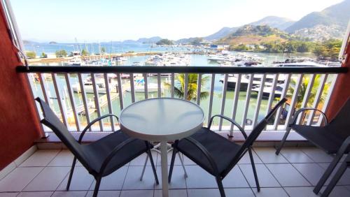 Parque das Palmeiras Appartement | Flat frente mar no Shopping Piratas , com estacionamento gratuito