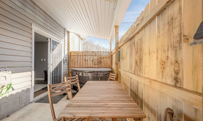 Ray Appartement | Flat in Appalachian Hills, Hot Tub and BBQ
