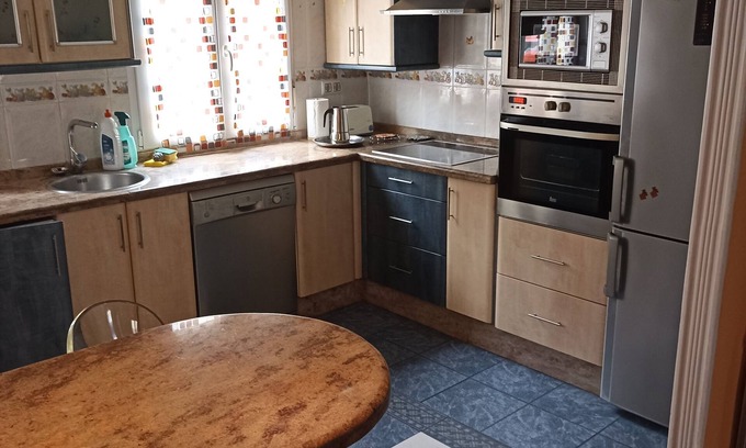 Las Campas y San Claudio Appartement | FLAT IN OVIEDO WITH PARKING