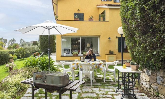 Poggi Appartement | Flat in villa with garden | Ap29