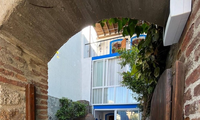 Bozcaada Appartement | Flat w Garden 5 min to Ayazma Beach in Bozcaada