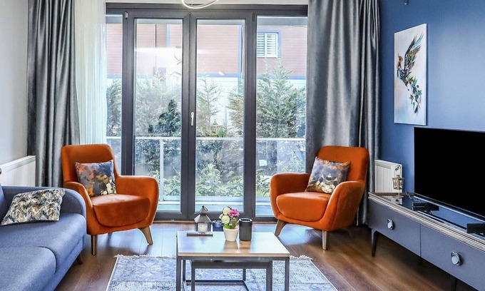 Sekerpinar Appartement | Flat with Balcony Close to SAW Airport and Viaport