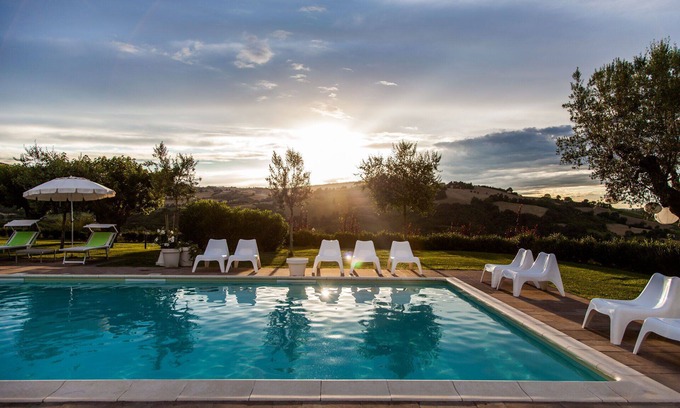Fossombrone Autre | Country Resort à Isola Di Fano avec 1 chambres à coucher, 4 couchages