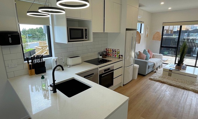 Flat Bush Maison | Flatbush Holiday Accommodation, 3 Bedroom Town House WH2 | Apartment