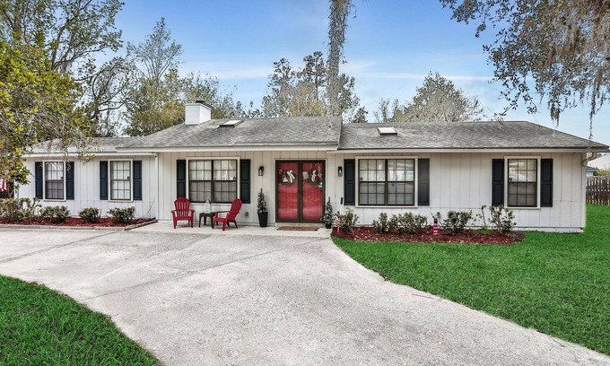 Doctors Inlet Maison | Fleming Island 4/3 by River wifi&MILS! Beach 45min